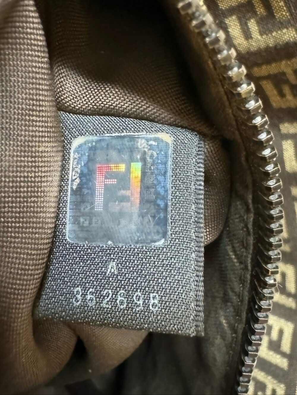 RARE Fendi, FENDI Mamma Zucca Baguette Handbag, White Leather Fendi Crossbody - Picture 5 of 9